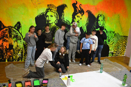 Ein Kunstprojekt mit Kindern und Jugendlichen im Jugendzentrum Malstatt mit dem Titel: 'Kunst und Chancen - Wandmalerei - gemeinsam gestalten wir unseren Lebensraum' , gefördert über Aktion Mensch e.V.