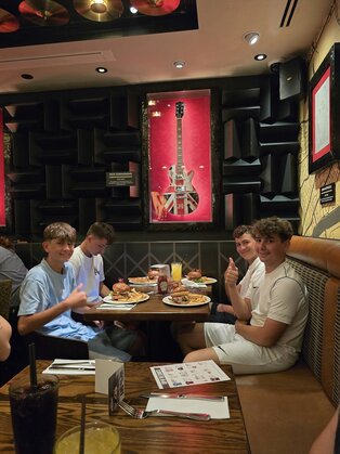 518349555_1052504420329804_103662159191913940_n