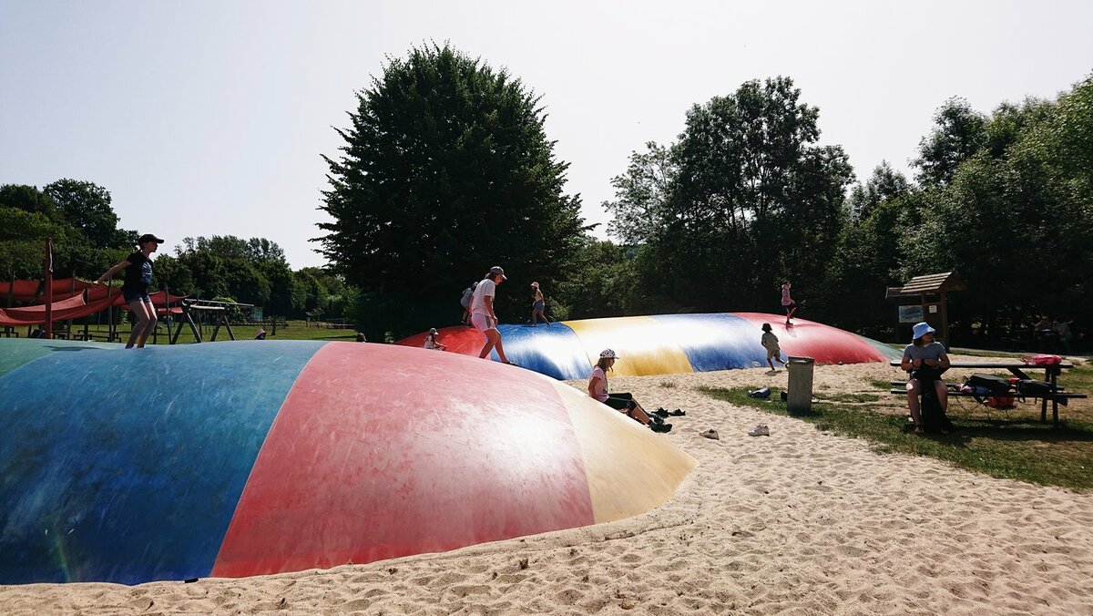 Natürlich war hier auch Platz zum spielen, direkt auf dem Spielplatz nebenan